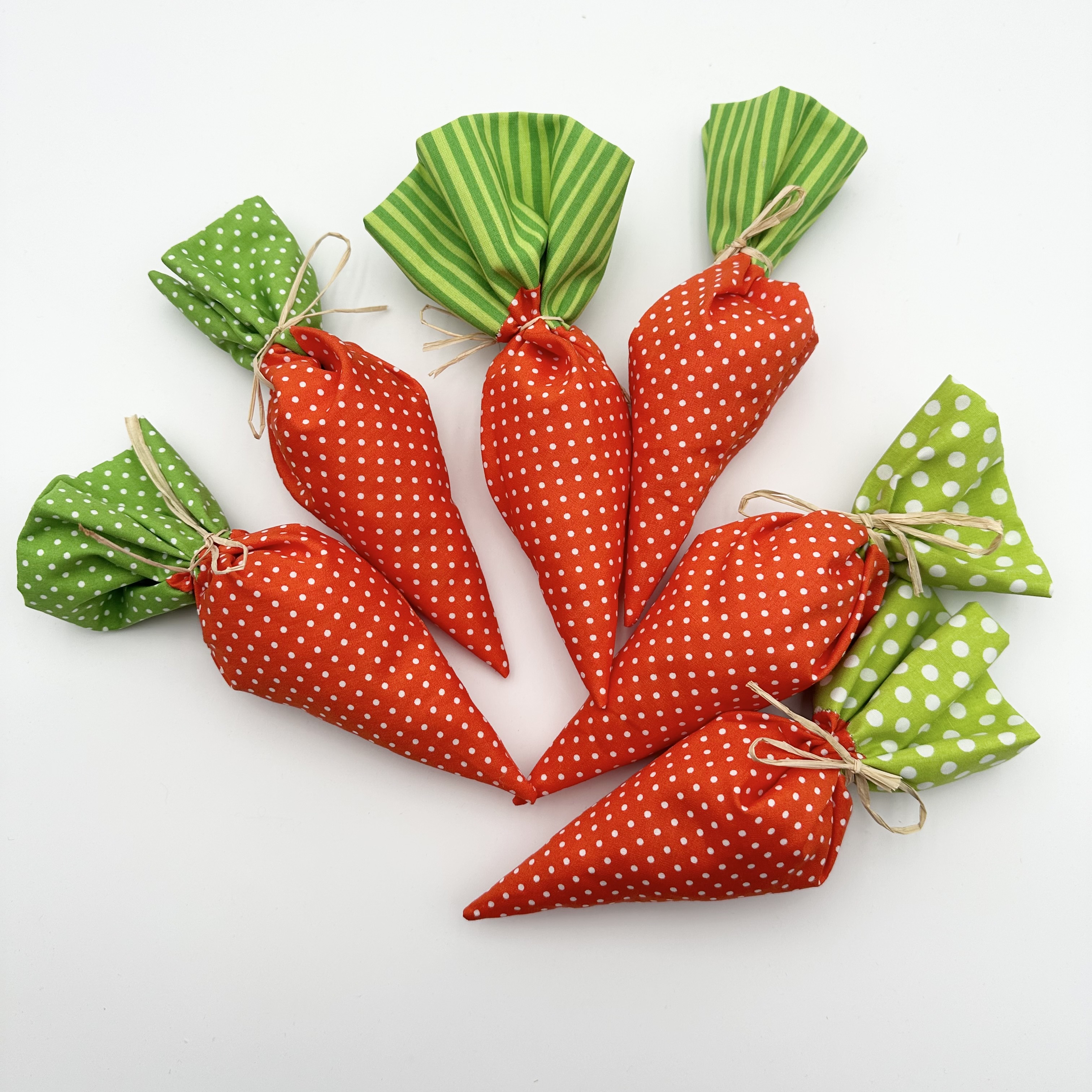 Osterdeko - Möhrensäcken aus Stoff