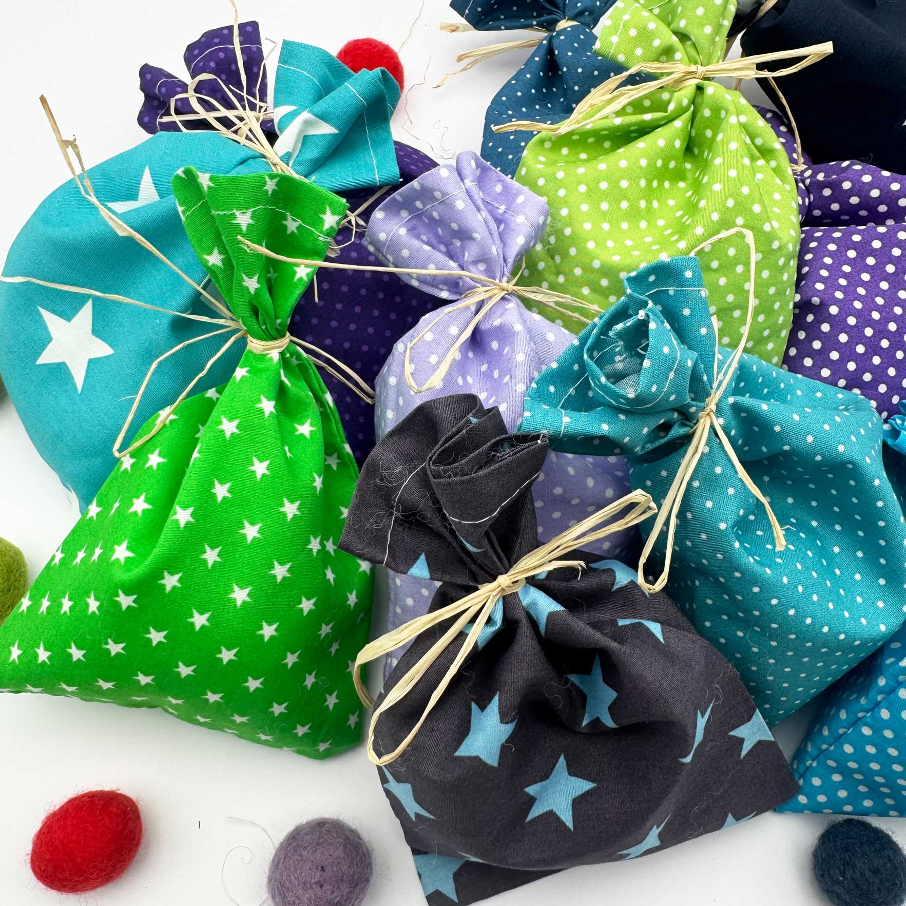 Adventskalender Kinder personalisiert, Stoff blau grün