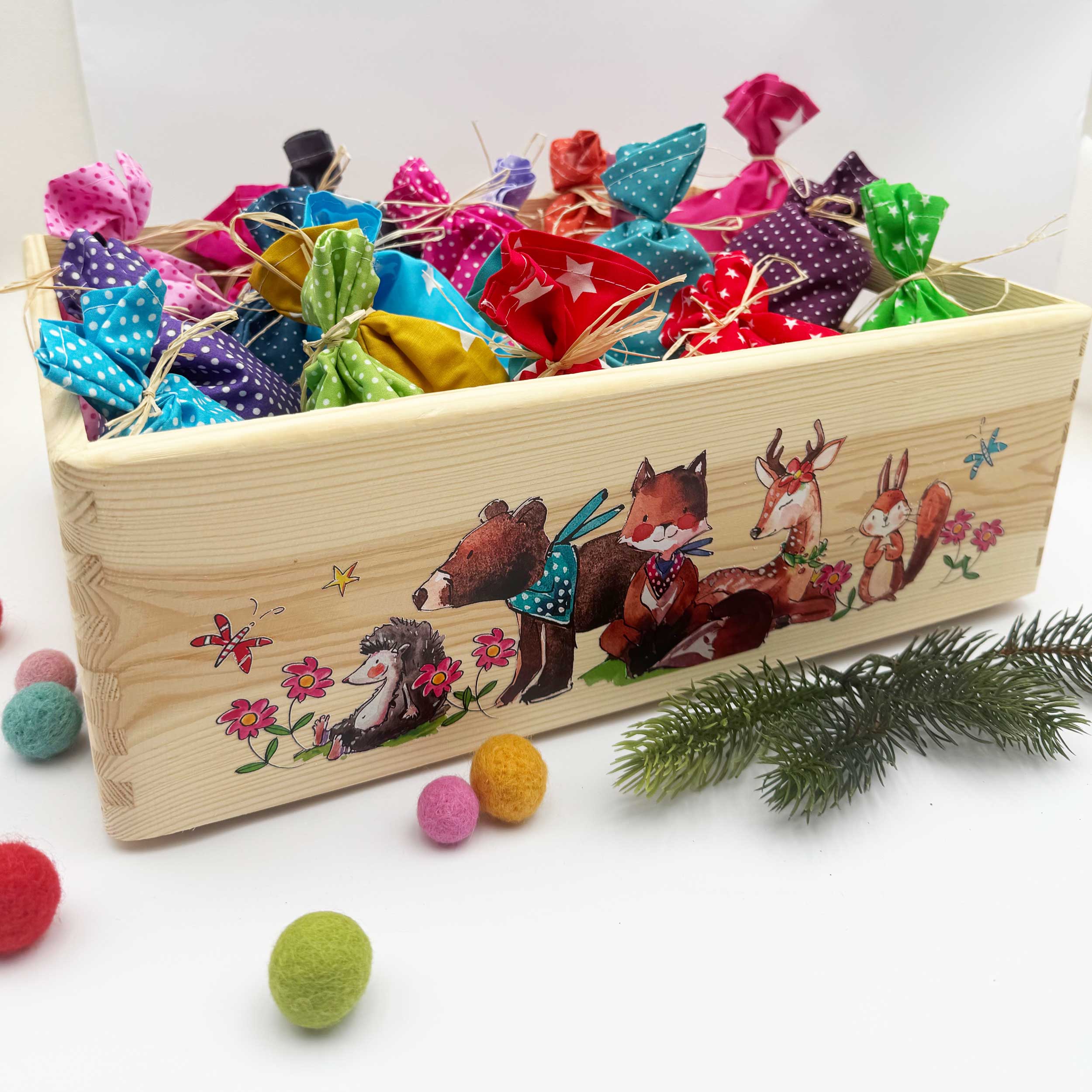 Holzkiste Adventskalender Waldtiere, Adventskalenderkiste Kinder personalisierbar